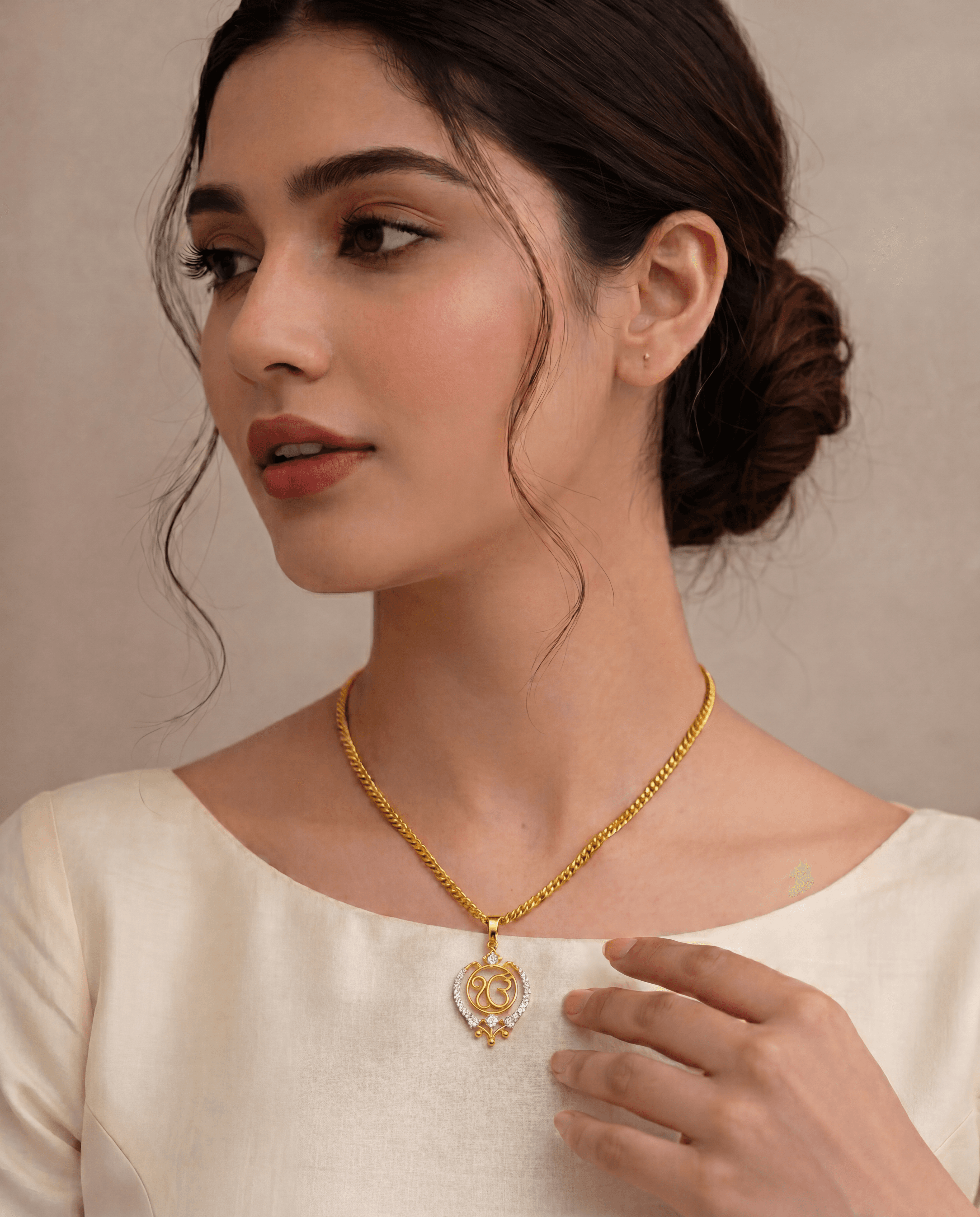 Golden Ik Onkar Pendant thumbnail 2